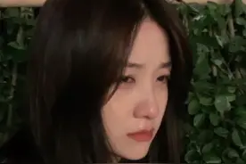 这下你们总该知道怎么哄爱哭的女朋友了吧@聪姐姐. #甜甜的恋爱 #情侣日常视频封面