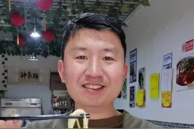 你吃过凉拌的西葫芦吗#捞汁葫芦丝 跟着#娄师傅的小饭桌儿 一起做给家人吃#二月二开好头 #美食视频封面