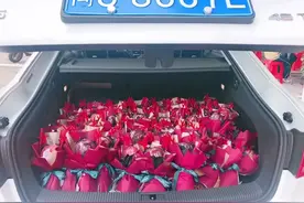 #圣诞快乐 中国版圣诞老人挨家送惊喜🎁视频封面