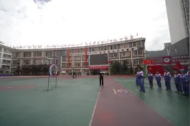 用爱心奉献伴学生“智慧”成长——记天津市组团式教育援藏教师视频封面