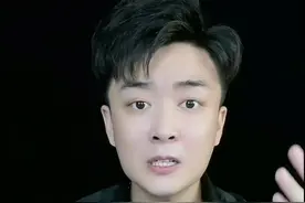 网红香辣大鱿鱼到底好吃吗？有臭味？#试吃 #香辣大鱿鱼 #鱿鱼 #测评 #打假 视频封面