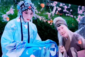 张宝英大师和爱徒吴慧霞领衔主演《新桃花庵》二视频封面