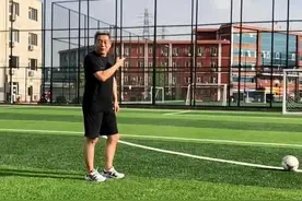 今晚八点，开始直播，挑战徐亮😄，速来围观吧。#停赛不停球 @徐亮视频封面