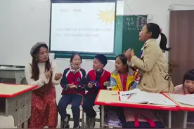 和学生的憋尿挑战——我尿床怎么了 #可爱的学生视频封面