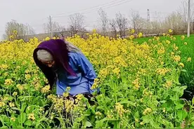 趁没人多扭了两下，就尿一裤子#搞笑 #搞笑视频 视频封面