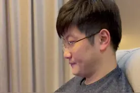 你们会跟老公有睡前甜蜜互动吗？甜完会shi眠系列！#调戏老公 #简单的幸福 #上热门视频封面