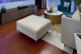 当初买这个房子是因为本小区楼间距最大，楼下有个配电房．我就是不怕死的那种，只要采光好，哈哈～#温馨的小窝视频封面