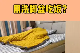 天气越来越冷了，为什么狗狗不睡懒觉，一大早不是要吃就是要拉，每个铲屎官都不容易🙊🙊🙊#vlog日常视频封面