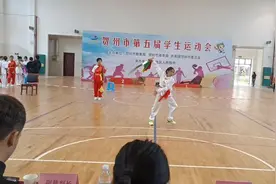 贺州市第五届学生运动会视频封面