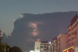 今天真是巧了 抬头发现不一样的天空 这是老天爷也看不过眼视频封面