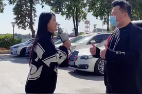 这声哥哥叫得我鸡皮疙瘩掉一地😂😂估计这位哥哥脸都红了，戴口罩看不见😂😂#现场真人真唱视频封面