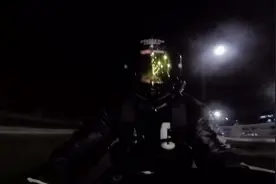 #aprilia #机车 “听100遍反方向的钟，也不能回到过去。”视频封面