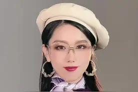 谢谢粉丝宝宝们艾特我拍这个！拍完我更爱自己了！！#没有大牌我依旧很美视频封面