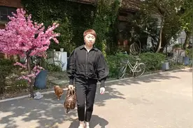 给个好哄老婆的借口，与其双方河东狮吼，不如软磨硬泡下手，当然视频封面