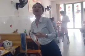 我咋说这么眼熟呢，原来是抖音上经常刷到的雷克萨斯网红女主播视频封面