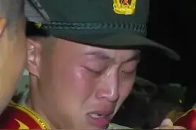 退伍回家前，在部队吃的最后一顿饺子，吃着吃着就成了泪人，网友：踏上新征程，愿前程似锦！视频封面