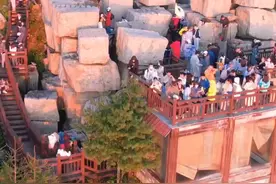 生活不只有工作，还有诗和远方。打卡三峡云顶看日出。#登上山顶看美景 #清凉避暑好去处 #一起享受大自然的美 视频封面