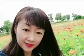 舒婷在《橡胶树》里说的：“我必须是你近旁的一株木棉，作为树的形象和你站在一起”。“根，紧握在地下，叶，相触在云里”。不管是普通朋友还是知心爱人，彼此在分享中了解，在分享中度过快乐时光。#我负责拍摄分享你负责欣赏。视频封面