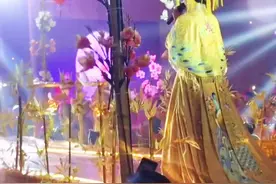 往后余生我只要你！新郎新娘婚礼现场深情对唱#往后余生 #婚礼才艺 #音乐 #结婚 #没点才艺不敢结婚视频封面