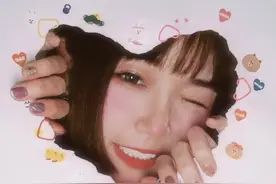 终于搭上了爱心撕纸的末班车啦！今天的氛围感是#a4纸撕爱心 给的！内附教程！p图滤镜！赶紧去拍吧！#爱心撕纸视频封面