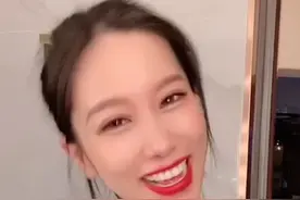 第一次和这么多好朋友一起互动！特别感谢大家对奶奶的生日祝福，有时间咱们一定要聚一聚呀。#成都网红奶奶百岁生日视频封面