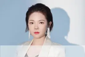 榜一大哥央视亲自给心凌刷火箭，而且是真的火箭#王心凌 视频封面