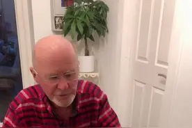 有人问为什么我的抖音都是拍我公公吃饭的视频，其实我的抖音大部分应该都是我公公的粉丝，可能大家都喜欢看我公公享受中餐的样子#英国生活 #老外吃中餐 #跨国婚姻 #普通的饭菜都是家的味道视频封面