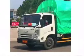 #搞笑 #神回复 #神评 #沙雕日常 #看一遍笑一遍 #朋友圈 视频封面