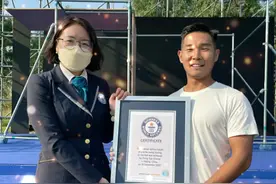 圆梦时刻～致敬每一个人追梦人@吉尼斯世界纪录 #跑酷达人张艺杰破吉尼斯记录      视频封面
