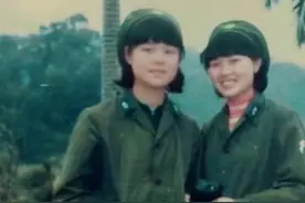 广空通信1981.10入伍，85式军装同样英姿飒爽，怀念我们的青春。战友们看过来！谢谢您的支持和关注！中秋快乐！#与花与酒醉中秋 #军营回忆 #穿军装的样子视频封面
