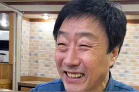 韩国公公今天来吃炸酱面！真好吃 #炸酱面 #韩国生活视频封面