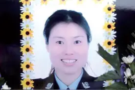 最美女警花马彩凤 ，陕西人 。车祸瞬间 ，舍己救人 ，生命定格在33岁 怀孕八月还执行任务#致敬视频封面
