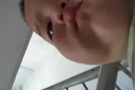 让他拿手机等我，上来一看把摄像头打开在录像#意不意外视频封面
