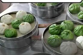 做包子你还分不清发面  死面  汤面的区别吗，不知道不要紧，刘老师已经给你详细分解，请看视屏#速冻包子 #早餐店 @抖音短视频 