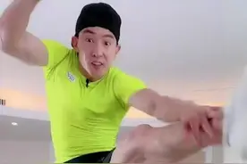 知道我教你们的操有多简单了吧！#刘畊宏变身空中飞人 #刘畊宏高难度动作展示 #抖音全民健身计划 视频封面