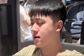 一点一点把男朋友喂胖真的好！幸！福！#情侣日常 #恋爱 #男朋友视频封面