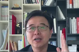 战斗民族，造的充气背包能救命，一年赚5000万。#金错刀 #爆品战略 #涨知识 #黑科技 #俄罗斯 视频封面