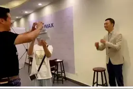 #吴京 #张译 所谓兄弟之间的默契，就是这样了吧😂#攀登者 #兄弟