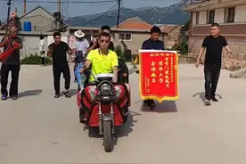 特大喜讯：梁家村出了清华生，书香门第，金榜题名，金日，这个三面环山一面环海的美丽渔村全村沸腾。#海阳市留格庄镇梁家村视频封面