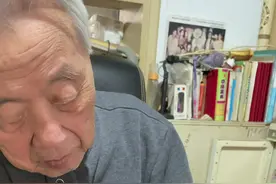 有多少人喜欢看老爷子拧瓶盖儿的动作，太帅👍 #记录我和老爸的真实生活 #带着老爸上抖音视频封面