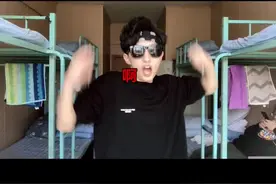 怎么让明星给你发私信🧐10秒学会拍完就火😏罗志祥和小枫你们喜欢哪个啊😂#暴躁小枫 #剪映vlog日常