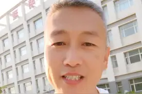 你还在替孩子背书包吗？#家庭教育 #育儿 #开学 #高考 #中考 #小升初 @抖音短视频 视频封面