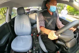 科目二考试第一现场，68岁大爷科目二倒车入库能否顺利通过。视频封面