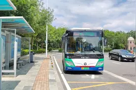 461路 海口路海尔路进站 车号：BS -1668 #青岛公交 #公交车视频封面