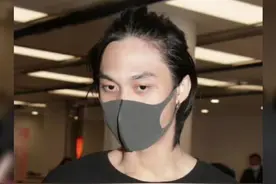 吴孟达儿子吴伟仑首谈父亲生前遗愿：：“好好照顾妈妈”视频封面