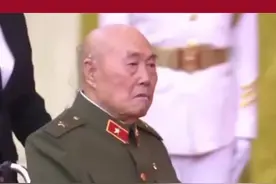 他全身38个弹孔，曾四次被毛主席接见 "抗美援朝老兵  "军人  "人物故事  视频封面