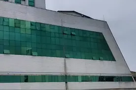 各位旅客，前方到站是本次列车的终点站，罗定南站，请乘坐本次列车的乘客携带好随身物品准备下车！#高铁🚄 #罗定 #地标建筑 视频封面