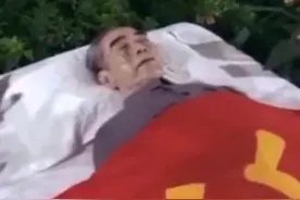 愿这盛世，如您所愿！愿年轻吾辈，不负所盼！44年前，十里长街送总理，再回顾泪千行😭视频封面
