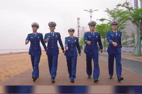 #广西蓝朋友山歌变装挑战 #三月三#壮见蓝朋友唱山歌 北海蓝朋友变身海上疍家人。@百色消防 快来，快来！视频封面
