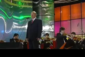 2005年，吴雁泽老师65岁演唱他的代表作#草原上升起不落的太阳 #名家名曲演唱会#民族声乐 #经典永流传 侵权请联系删除视频封面